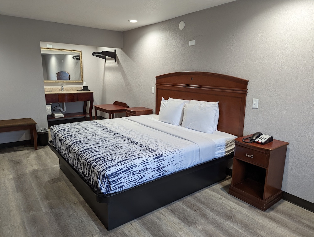 Okc Hotel - photo 8