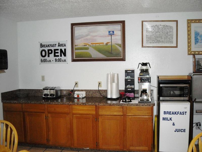 Americas Best Value Inn Bonham - photo 29