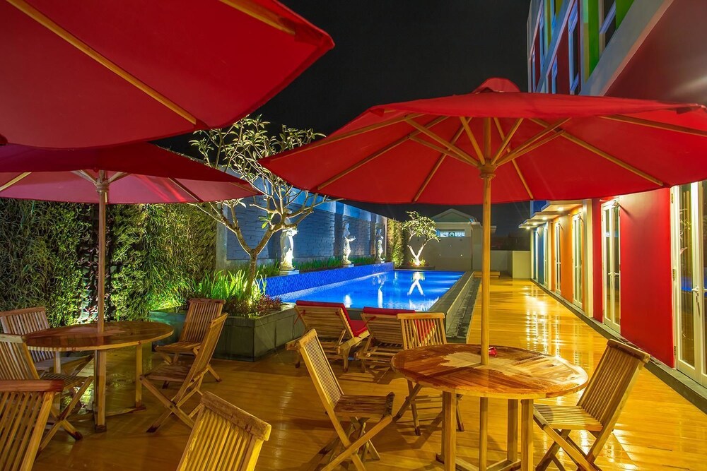 Front One Hotel Purwodadi — hotel in Purwodadi