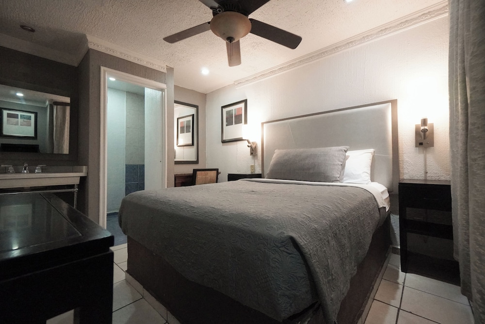 Hotel Tj Plaza in Tijuana, Mexico