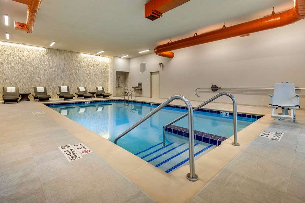 Cambria Hotel Milwaukee Downtown - photo 35