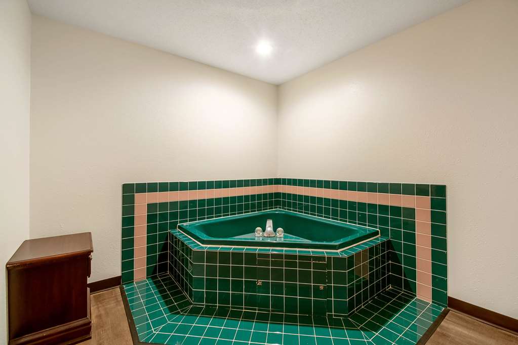 Econo Lodge Franklin IN - photo 18