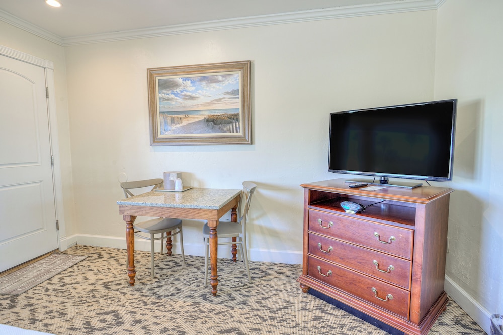 La Fiesta Ocean Inn And Suites - photo 18