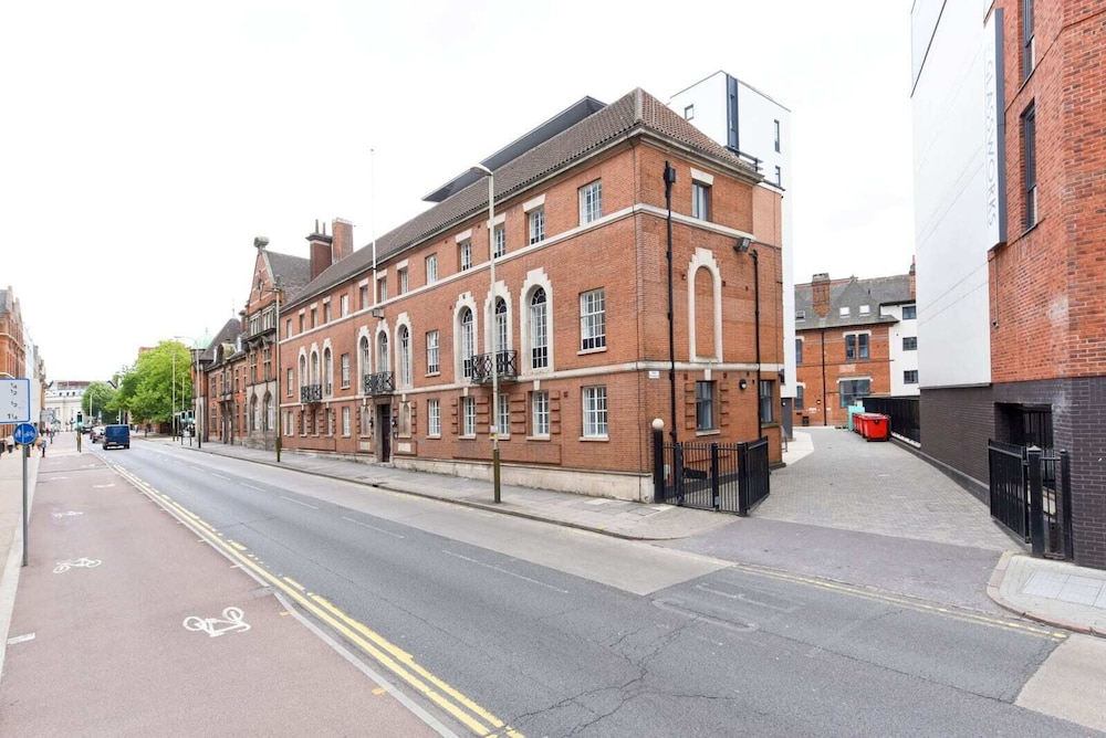 Private Ensuite at Newarke St — 4-Star Luxury Hotel in Leicester, United Kingdom