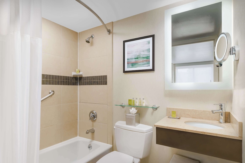 DoubleTree by Hilton Hotel New York City Chelsea - photo 20