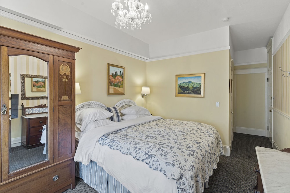 Golden Gate Hotel - photo 24
