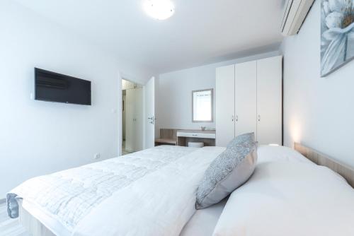 Apartment Pina