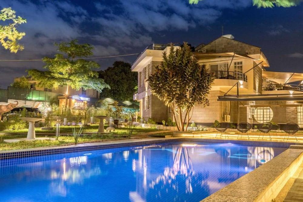 Gigiri Lion Villas I — 5-Star Luxury Hotel in Nairobi, Kenya