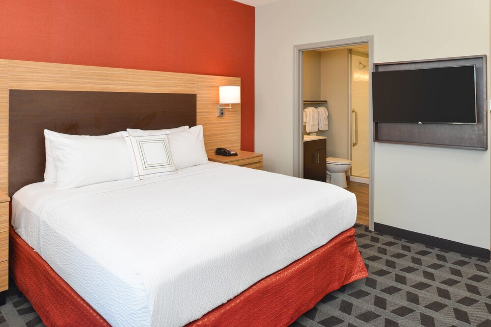 TownePlace Suites by Marriott Laplace - photo 10