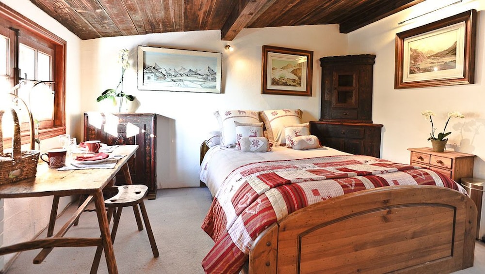 Hôtel Les Chalets de Philippe avec Jacuzzis privatifs in Chamonix-Mont-Blanc, France