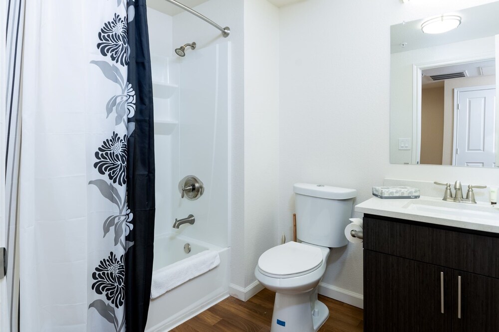 Global Luxury Suites in Cupertino - photo 20
