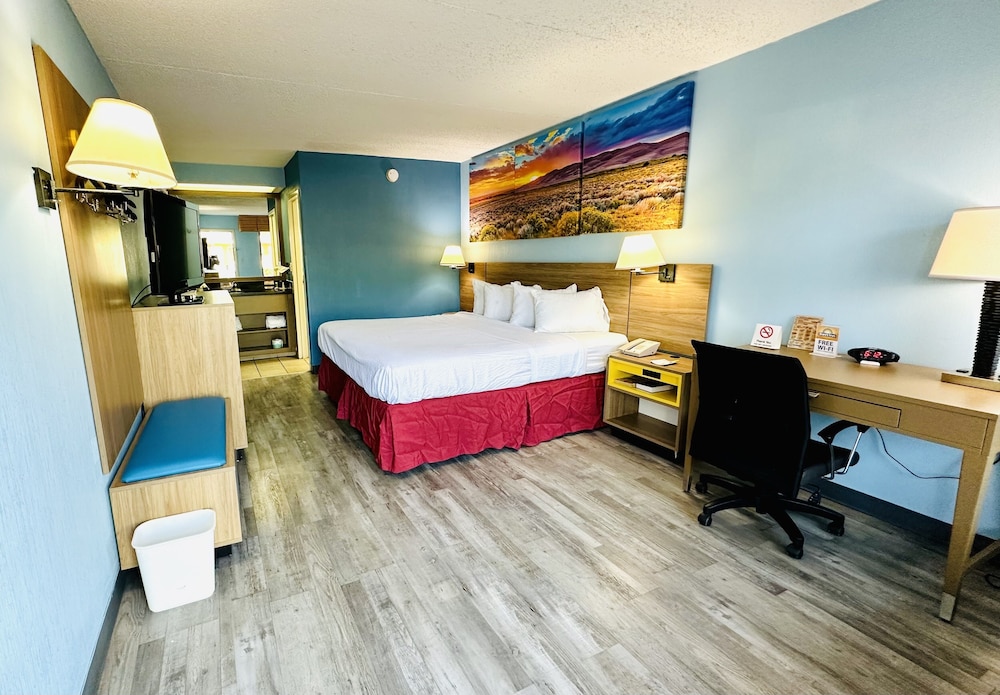 Days Inn by Wyndham Las Cruces - photo 11