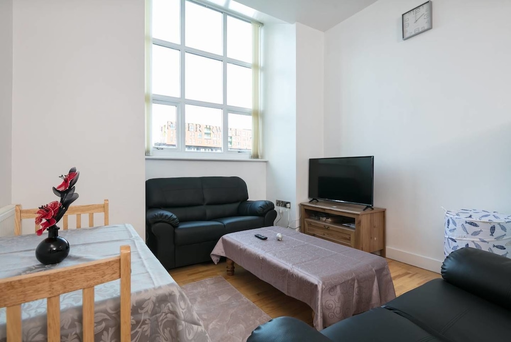 Apartment 33 — 4-Star Luxury Hotel in Manchester, United Kingdom
