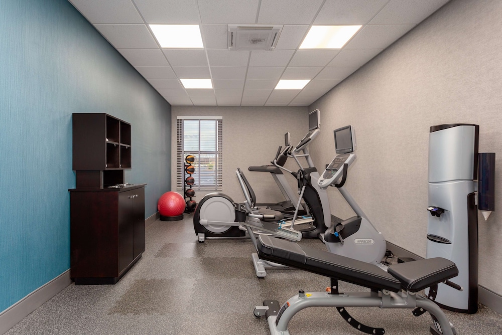 Hampton Inn Bristol - photo 16
