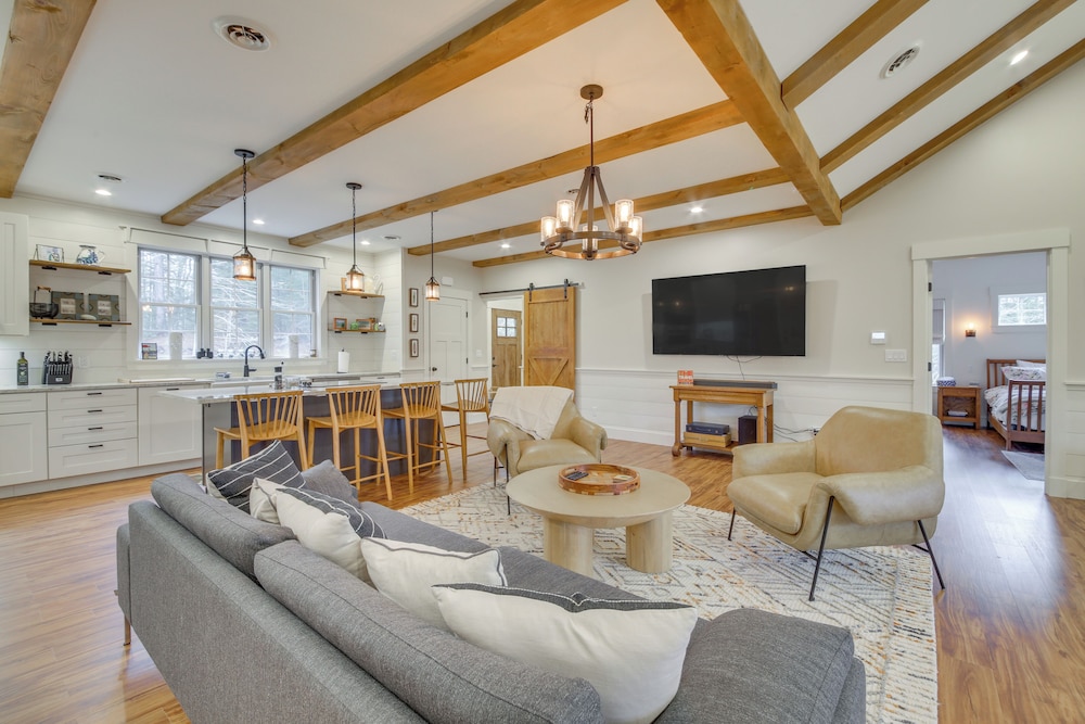 4 Mi to Boothbay Harbor: Quiet Retreat w Deck — hotel in Boothbay