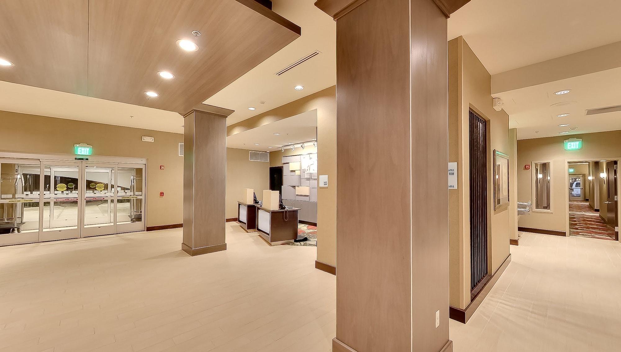 Holiday Inn Express & Suites Plymouth Ann Arbor Area by IHG - photo 5