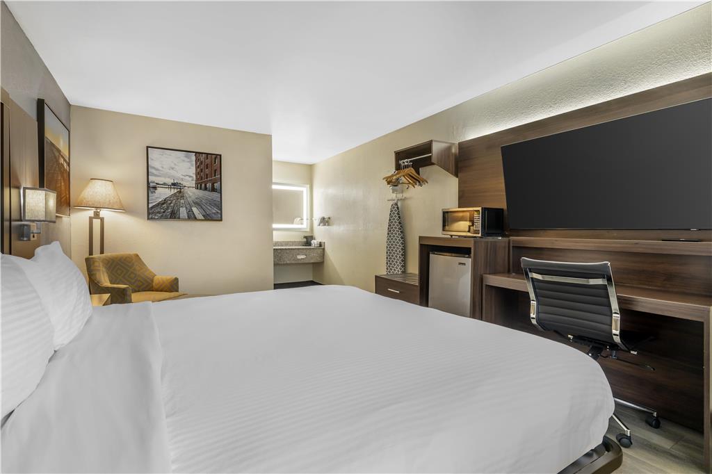 Best Western Salisbury Plaza - photo 38