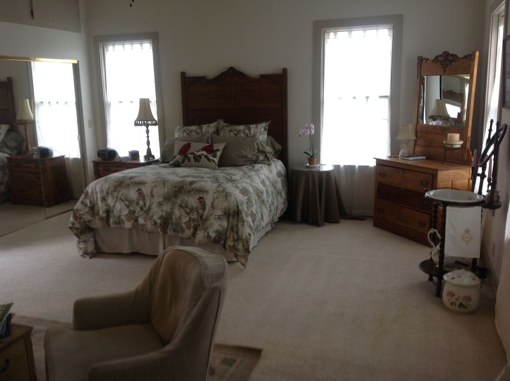 Blue Rooster Inn — Eugene