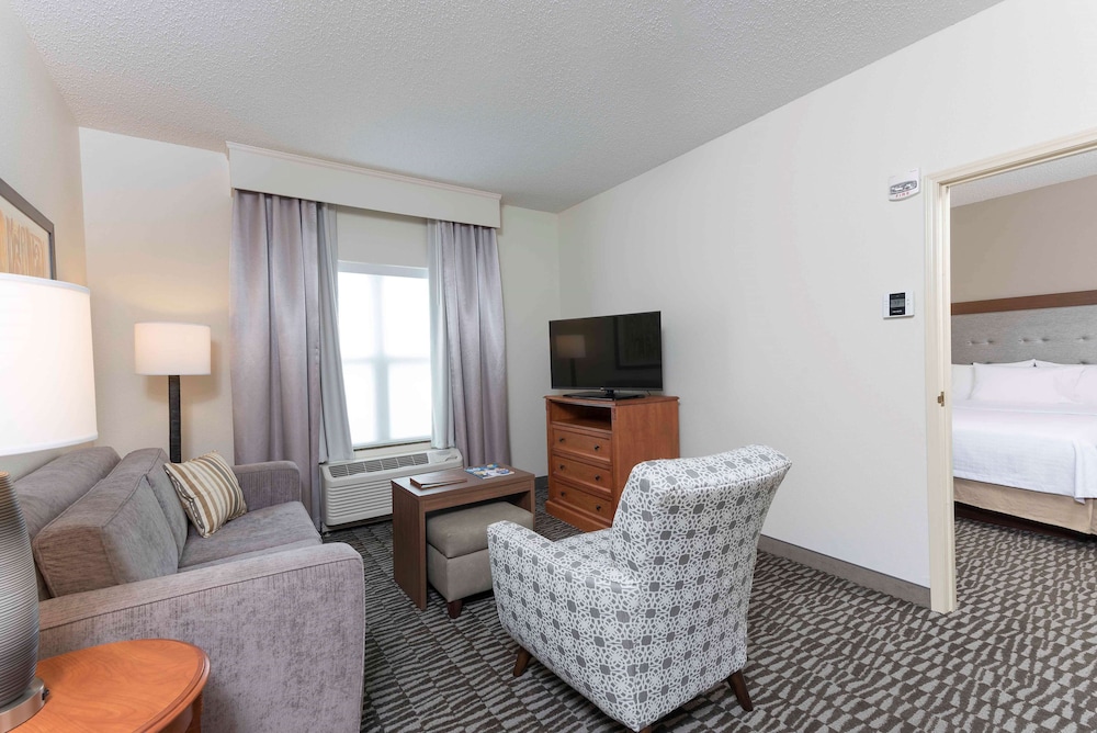 Homewood Suites by Hilton Indianapolis Airport Plainfield - photo 5