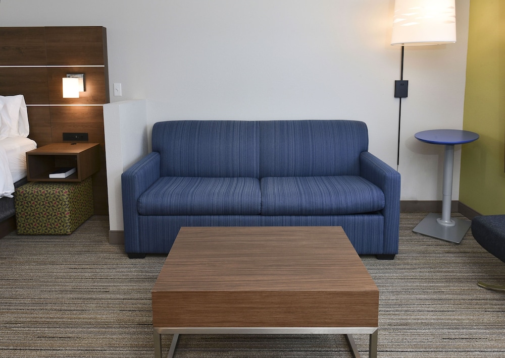 Holiday Inn Express & Suites Madisonville by IHG - photo 10