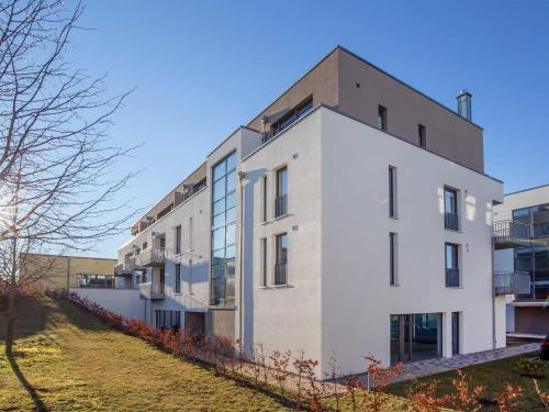 Strandvillen Binz Ferienwohnung mit 2 Schlafzimmern Terrasse und Balkon DR 434 — 4-Star Luxury Hotel in Ostseebad Binz, Germany