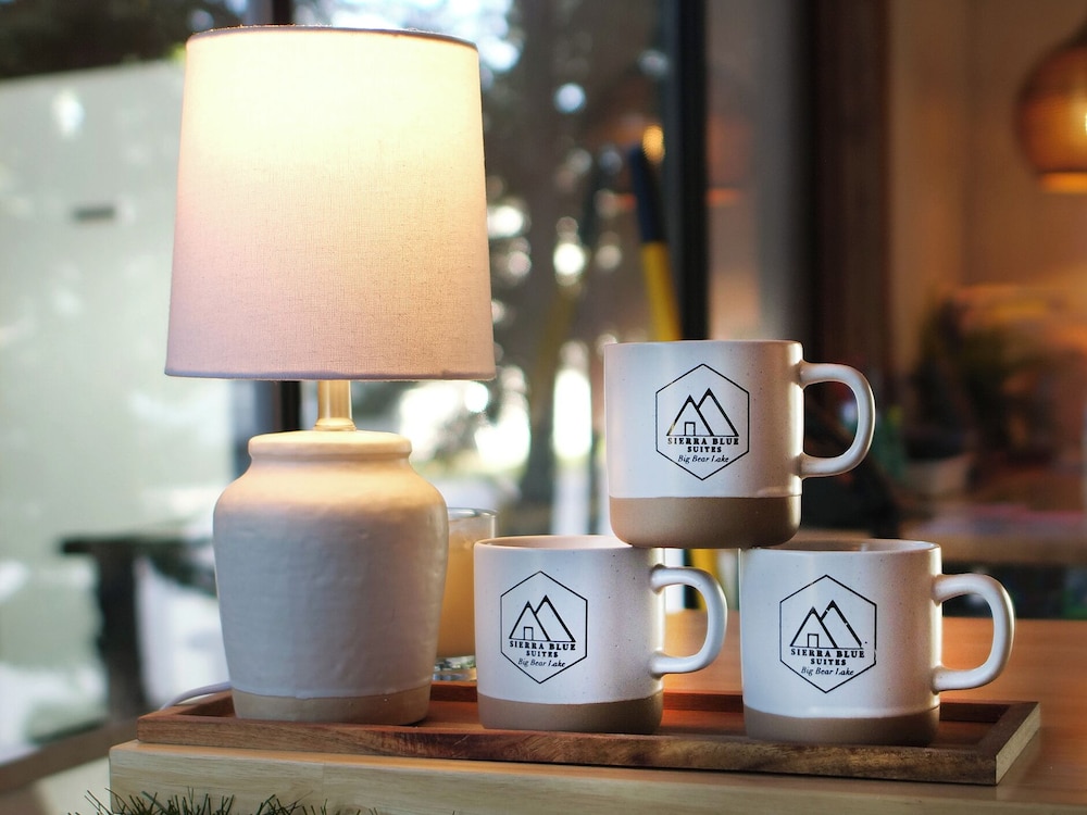 Sierra Blue Hotel & Swim Club - photo 4