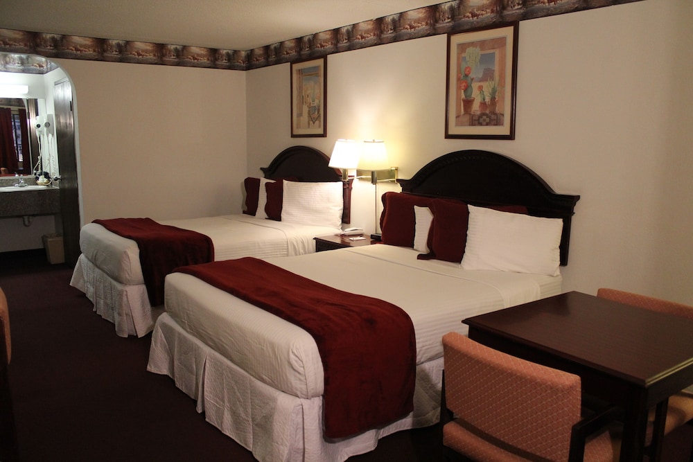 Dodge House Hotel & Convention Center - photo 7