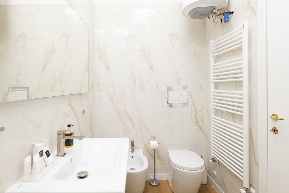 Heart Milan Apartments Duomo Missori — 4-Star Luxury Hotel in Milan, Italy