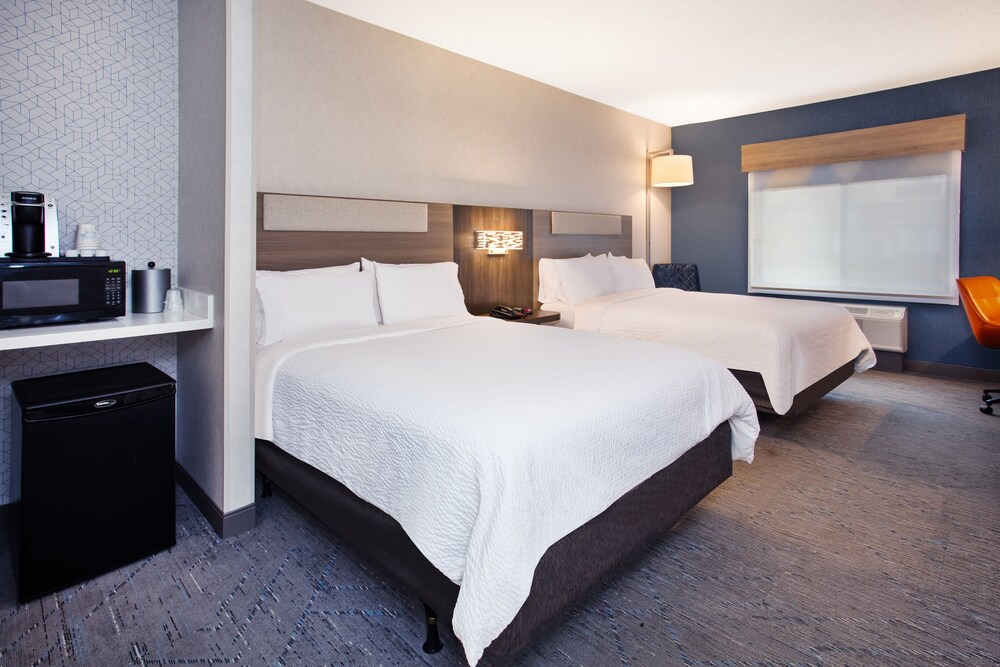 Holiday Inn Express Hotel & Suites Belleville by IHG - photo 29