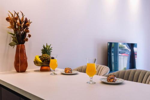 Brand New & Comfort Apartment L & L free parking close to beach