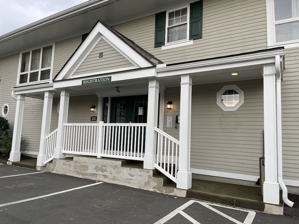 The Central Downtown Inn & Suites - photo 45