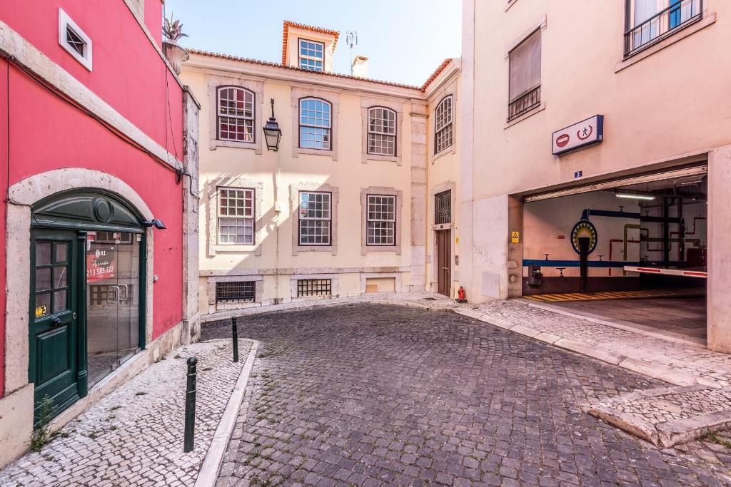 GuestReady Newly Renovated Chiado Haven — 4-Star Luxury Hotel in Lisbon, Portugal