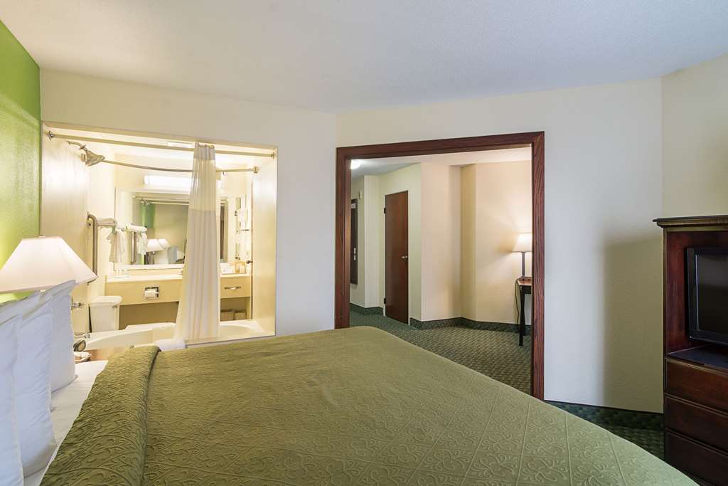 Quality Inn & Suites Harvey Chicago Southland - photo 13