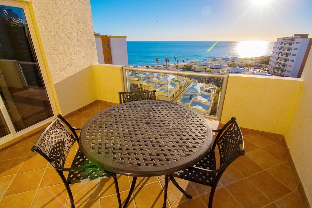 Beautiful 1 Bedroom Condo on the Sea of Cortez at Las Palmas Resort D 703b 1 Condo by Redawning in Puerto Penasco, Mexico