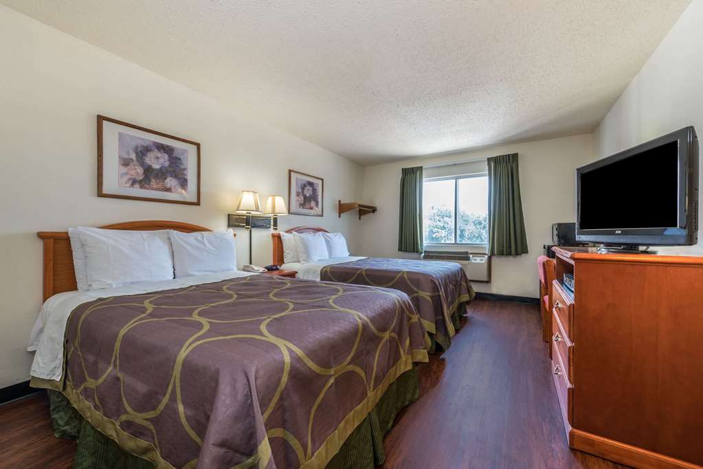 Super 8 by Wyndham Denton - photo 10