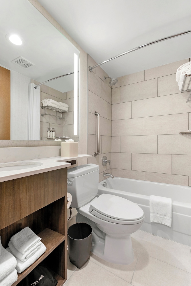 Holiday Inn Manhattan 6th Ave Chelsea by IHG - photo 10