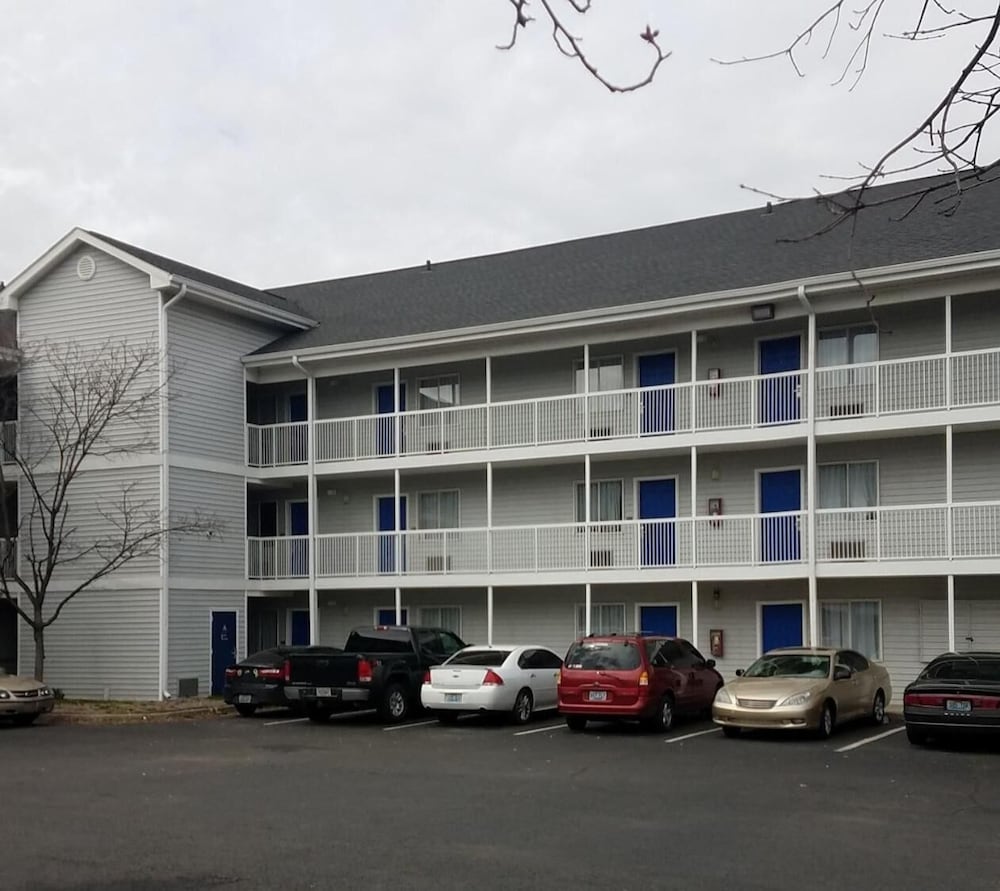 InTown Suites Extended Stay Louisville KY Airport - photo 19