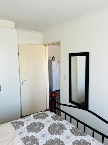 2 bedroom flat in Pinelands near Old Mutual