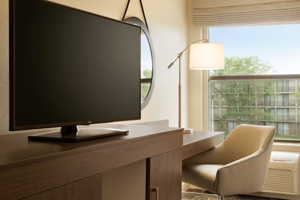 Hampton Inn Akron Fairlawn - photo 17