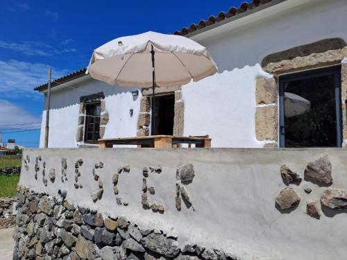 Casa Azorina Casas Florescer 20437342 — Lajes Das Flores