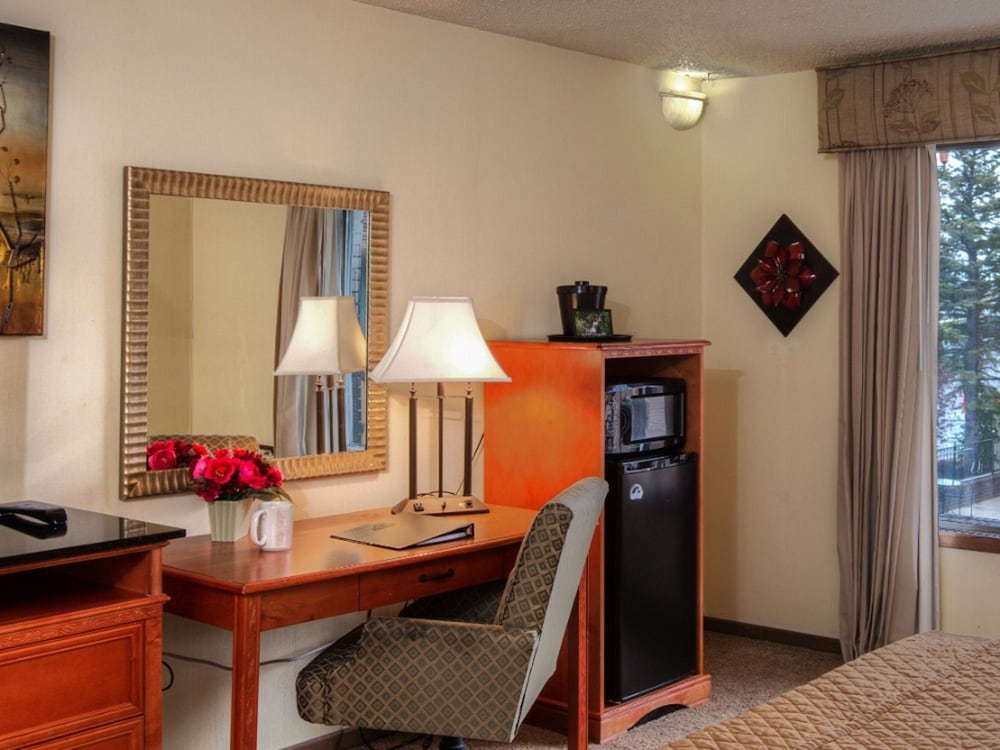 Foothills Inn - photo 9