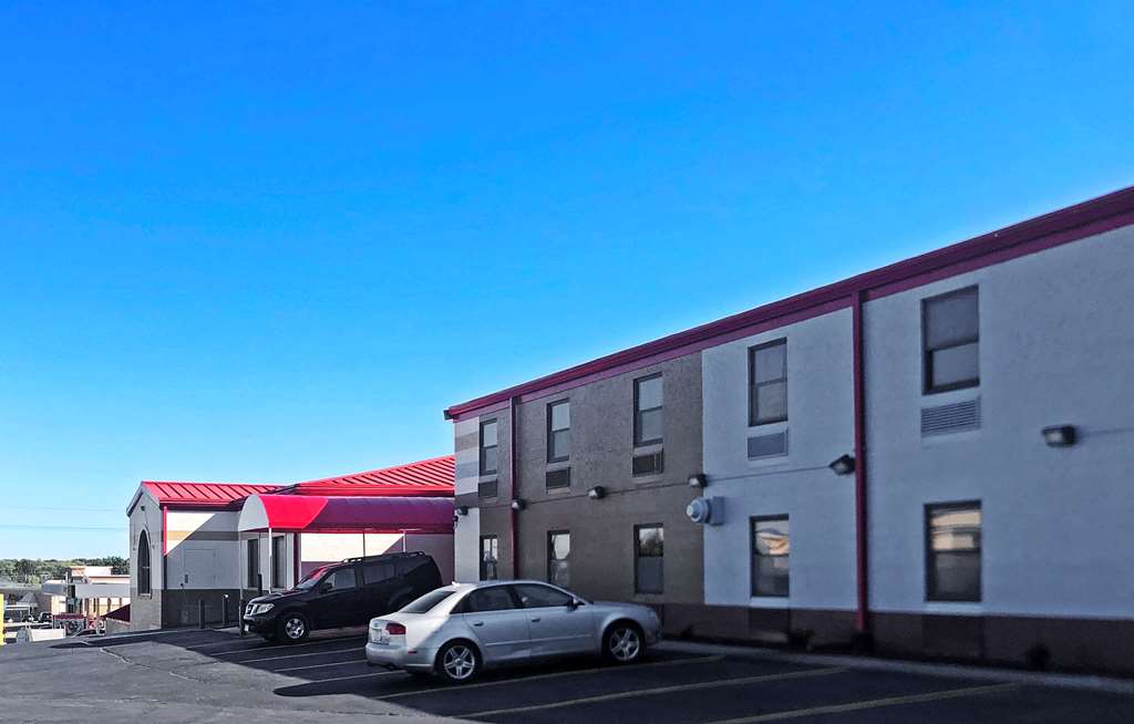 Econo Lodge Truman Inn - photo 2