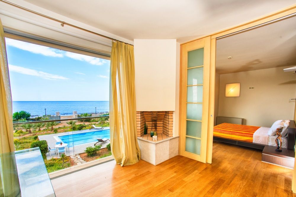 Cretan Beachfront Villas — 4-Star Luxury Hotel in Hersonissos, Greece