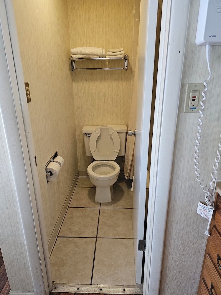 Travelodge by Wyndham Mackinaw City - photo 25