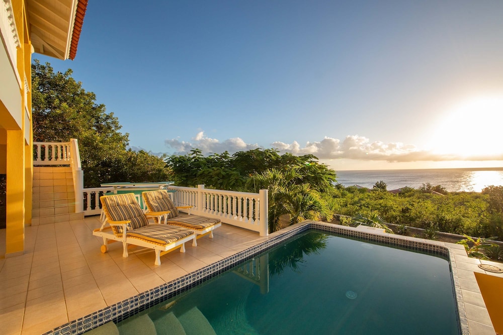 Tropical Twilight Haven Unwind in Style in Unknown City, CURAÇAO