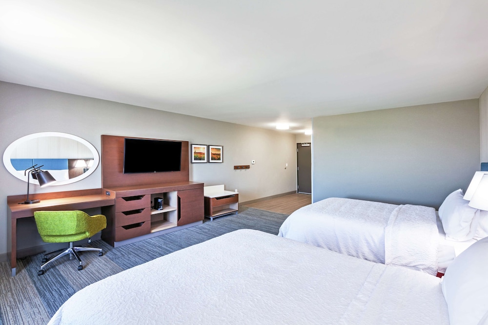 Hampton Inn Gardner Conference Center - photo 12