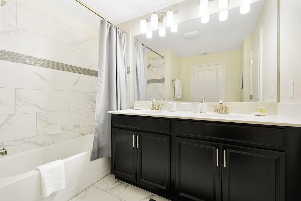 Four Bedrooms w Pool Townhome 4841 - photo 20