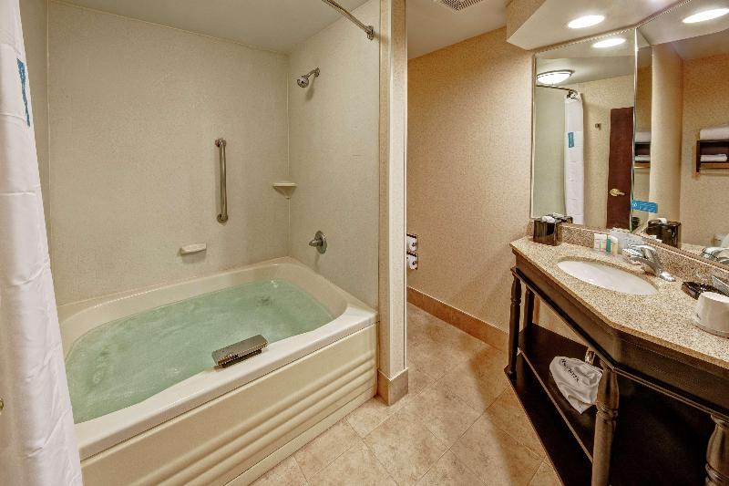 Hampton Inn Ashland - photo 55