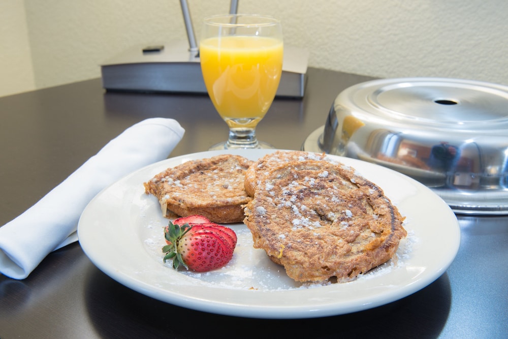 Holiday Inn Bismarck by IHG - photo 30