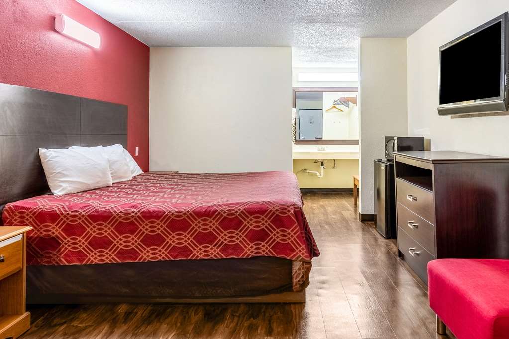 Econo Lodge Knoxville West Turkey Creek - photo 14